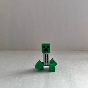 Lego Minecraft Creeper Minifigure